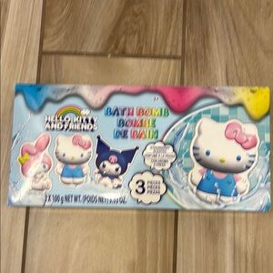 NIB Hello Kitty Bath Bomb Set